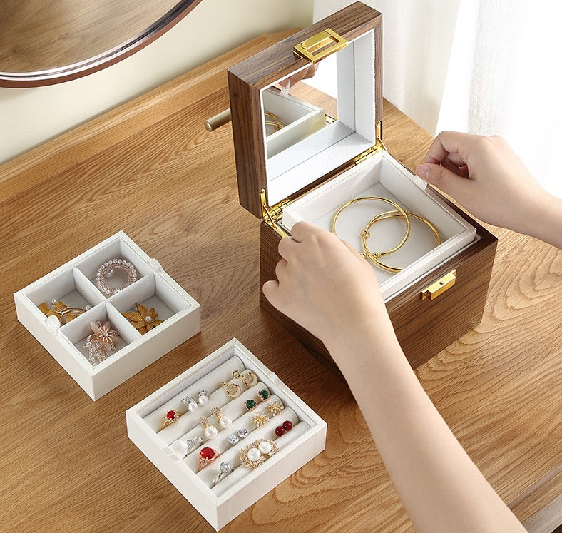 31MADISON GREENWICH Walnut Small Jewellery Case